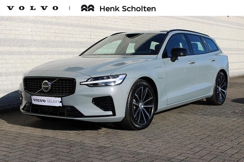 Grijs Gebruikt 2025 Volvo V60 Plus Stationwagen | € 54.950 (Iets duurder) - Afbeelding 1/3