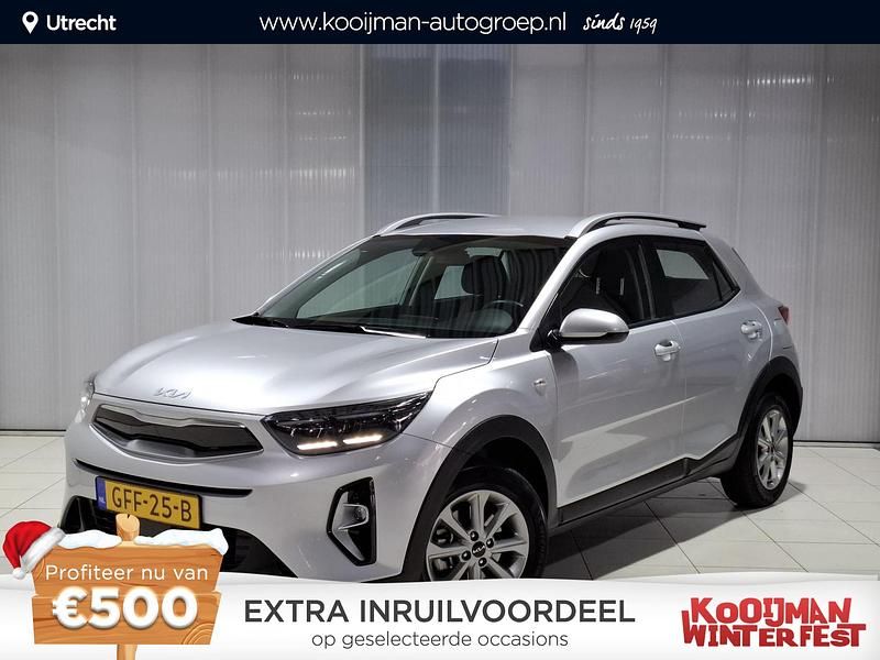 Grijs Gebruikt 2024 Kia Stonic SUV | € 22.400 (Eerlijke prijs) - Afbeelding 1/4