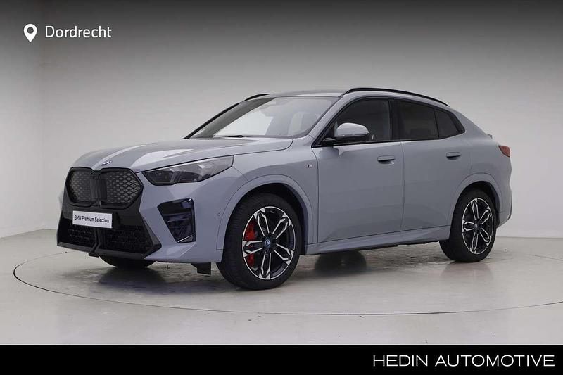Grijs Gebruikt 2025 BMW iX2 M Sport SUV | € 56.970 (Eerlijke prijs) - Afbeelding 1/3