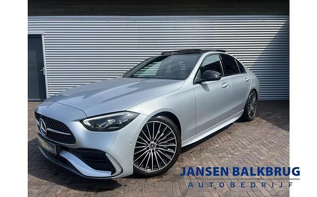 Grijs Gebruikt 2021 Mercedes C180 AMG line Sedan | € 32.900 (Eerlijke prijs) - Afbeelding 1/4