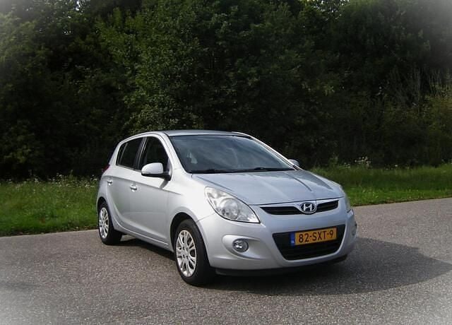 Grijs Gebruikt 2012 Hyundai i20 Hatchback | € 2.350 (Goede deal) - Afbeelding 1/4