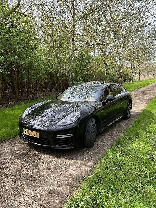 Zwart Gebruikt 2013 Porsche Panamera Turbo Sedan | € 40.000 - Afbeelding 1/4