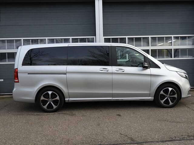 Occasion Mercedes EQV300 150 kW (204 PK) 2024 Zilver (metallic) Van