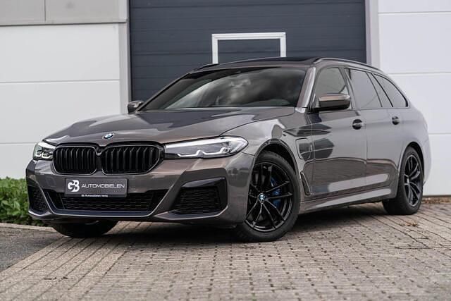 Bruin Gebruikt 2020 BMW 530e Executive Stationwagen | € 34.750 (Super prijs) - Afbeelding 1/4