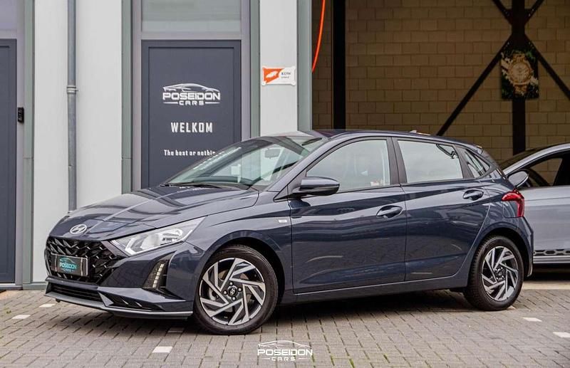 Grijs Gebruikt 2024 Hyundai i20 Comfort Hatchback | € 21.950 (Eerlijke prijs) - Afbeelding 1/4