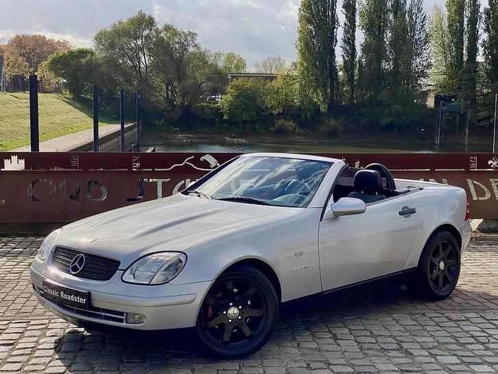 Grijs Occasion 1997 Mercedes SLK230 Cabriolet | € 8.950 (Duur) - Afbeelding 1/4