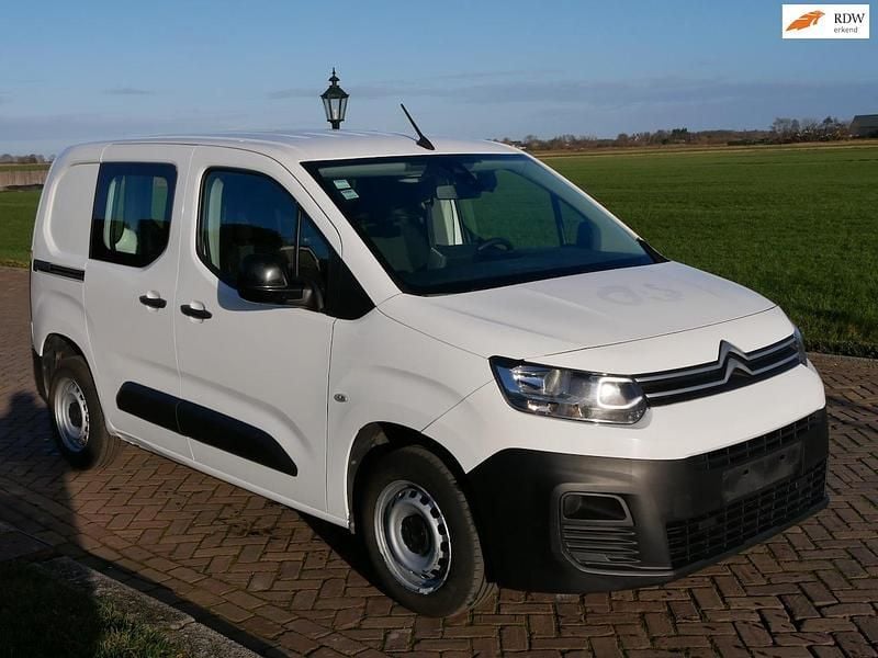 Wit Occasion 2021 Citroën Berlingo MPV | € 5.699 (Goede deal) - Afbeelding 1/3