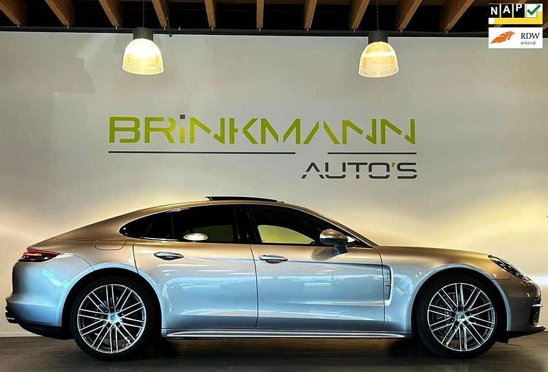 Grijs Gebruikt 2019 Porsche Panamera Sedan | € 74.900 (Goede deal) - Afbeelding 1/4