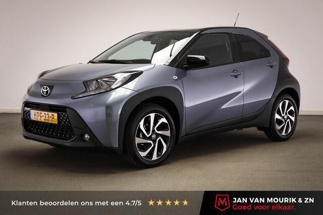 Grijs Nieuw 2025 Toyota Aygo X Pulse SUV | € 20.700 - Afbeelding 1/4