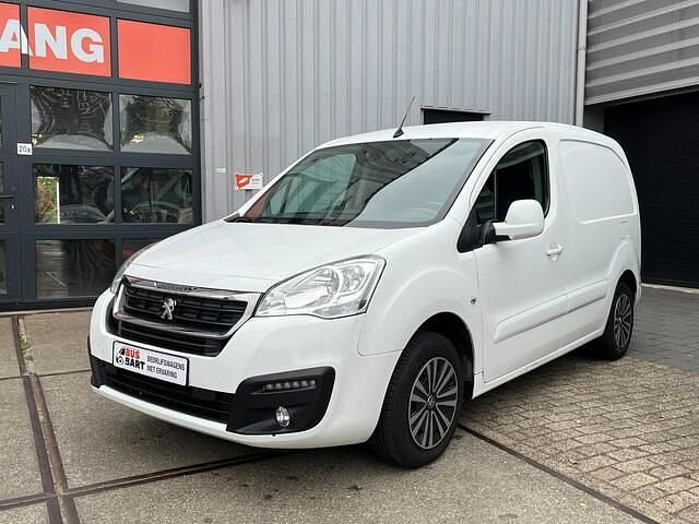 Wit Gebruikt 2018 Peugeot Partner Premium Van | € 9.950 (Iets duurder) - Afbeelding 1/4