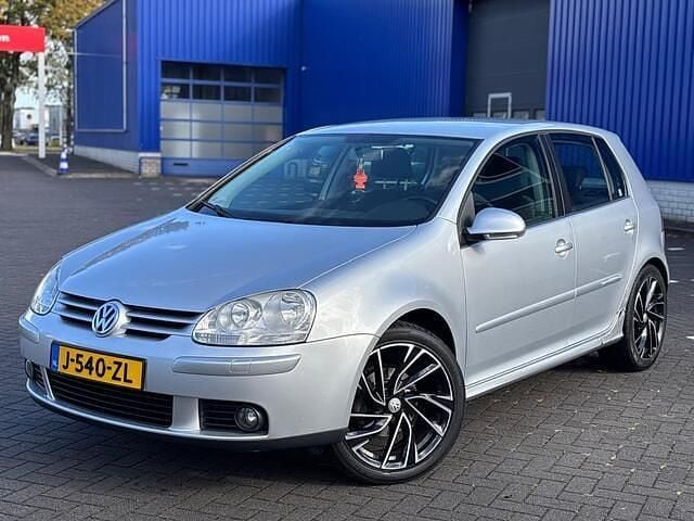 Grijs Gebruikt 2006 VW Golf V Trendline Hatchback | € 2.695 (Eerlijke prijs) - Afbeelding 1/4