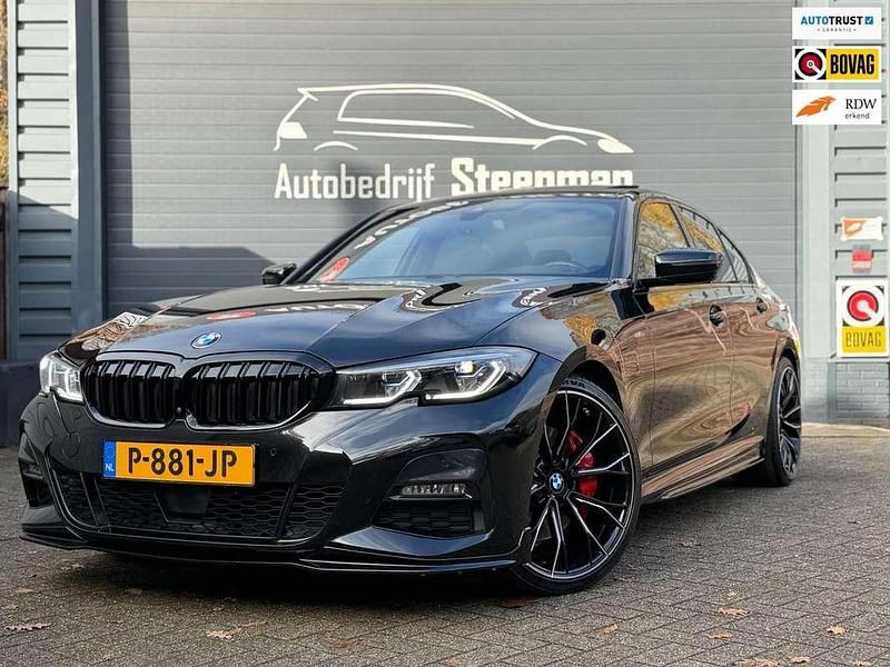 Zwart Gebruikt 2021 BMW 330 Executive Sedan | € 48.950 (Eerlijke prijs) - Afbeelding 1/4