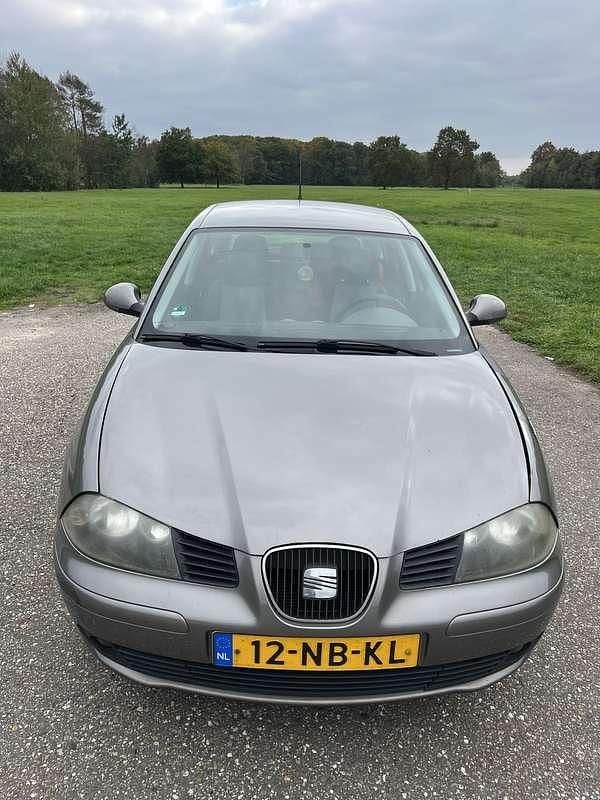 Grijs Gebruikt 2003 Seat Ibiza Hatchback | € 499 (Super prijs) - Afbeelding 1/4
