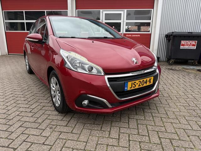 Rood Gebruikt 2016 Peugeot 208 Hatchback | € 7.450 (Eerlijke prijs) - Afbeelding 1/4