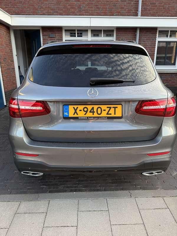Grijs Gebruikt 2019 Mercedes GLC250 Stationwagen | € 32.500 (Eerlijke prijs) - Afbeelding 1/4