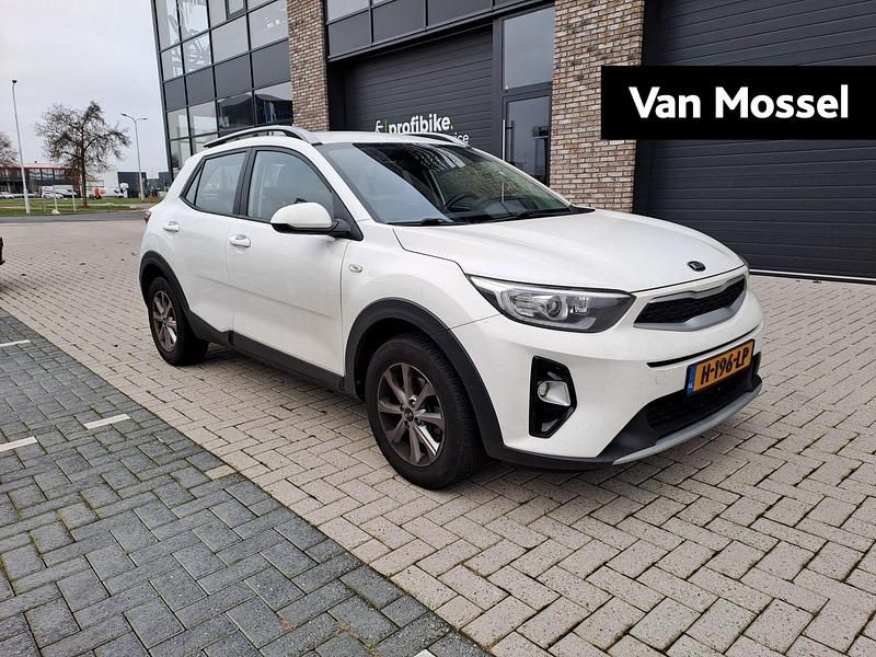 Wit Occasion 2020 Kia Stonic SUV | € 12.985 (Eerlijke prijs) - Afbeelding 1/4