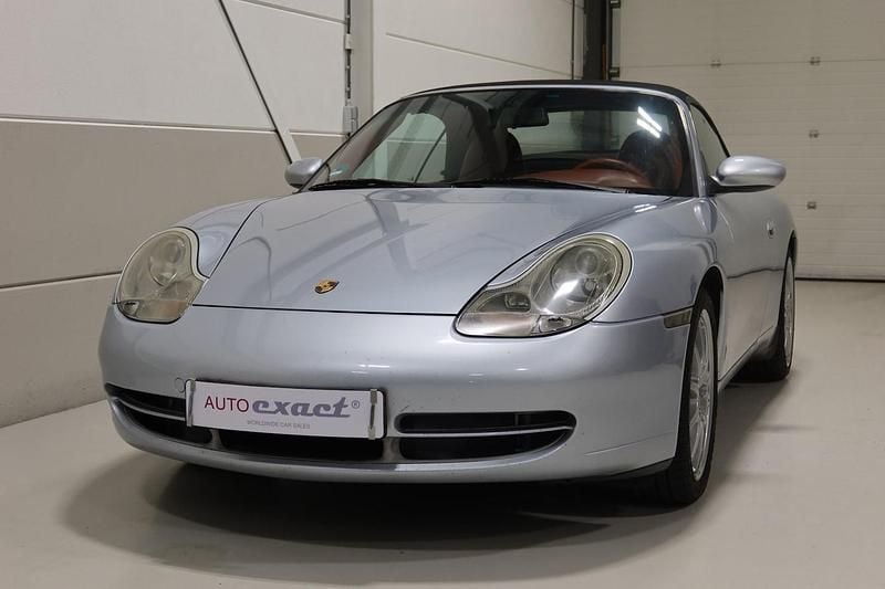 Grijs (metallic) Occasion 2001 Porsche 911 Carrera 4 Cabriolet Cabriolet | € 22.900 - Afbeelding 1/4