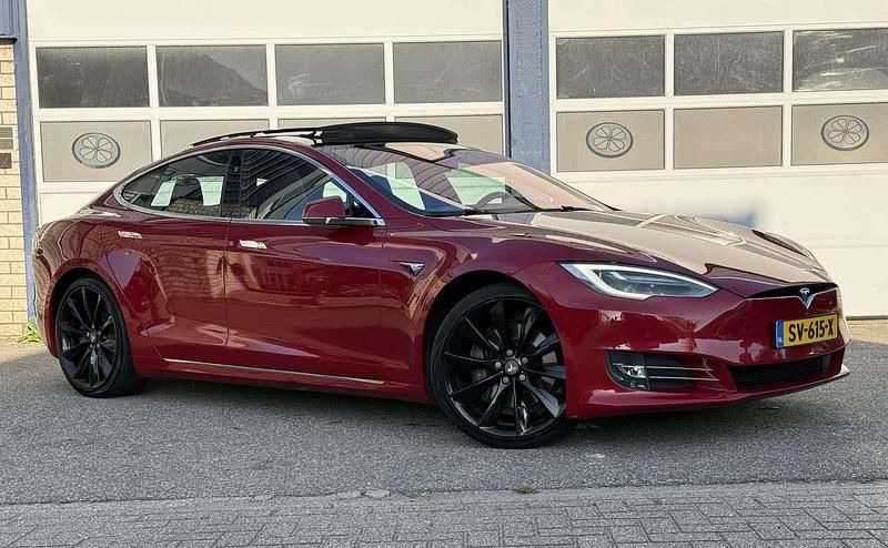 Rood Gebruikt 2018 Tesla Model S Sedan | € 16.250 (Super prijs) - Afbeelding 1/4