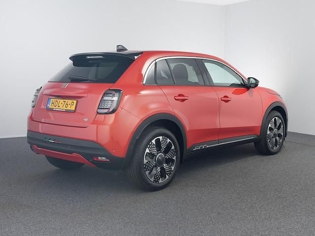 Nieuw Fiat 600E La Prima 114 kW (156 PK) 2025 Oranje SUV