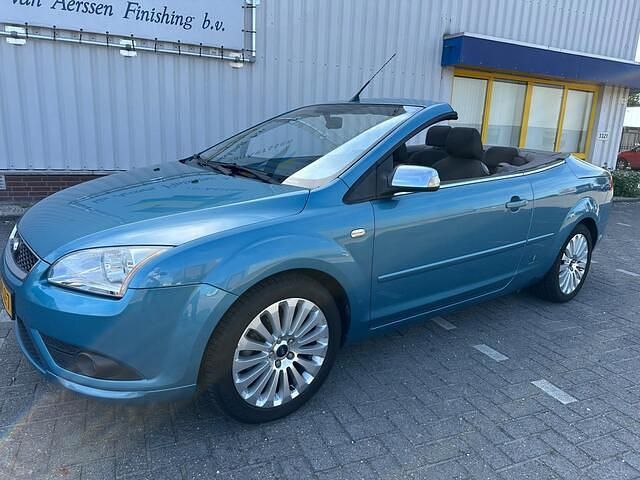 Blauw Gebruikt 2007 Ford Focus Cabriolet Trend Cabriolet | € 2.990 (Eerlijke prijs) - Afbeelding 1/4