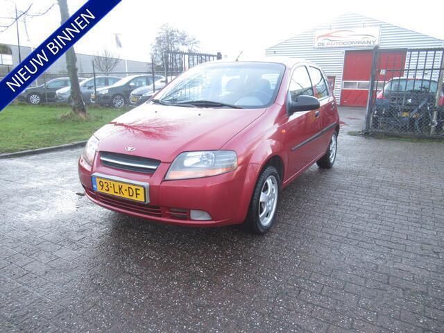 Rood Gebruikt 2003 Chevrolet Kalos Hatchback | € 1.350 (Eerlijke prijs) - Afbeelding 1/4