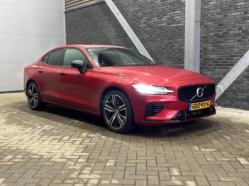 Occasion Volvo S60 R-Design 390 PK (286 kW) 2022 Rood Sedan