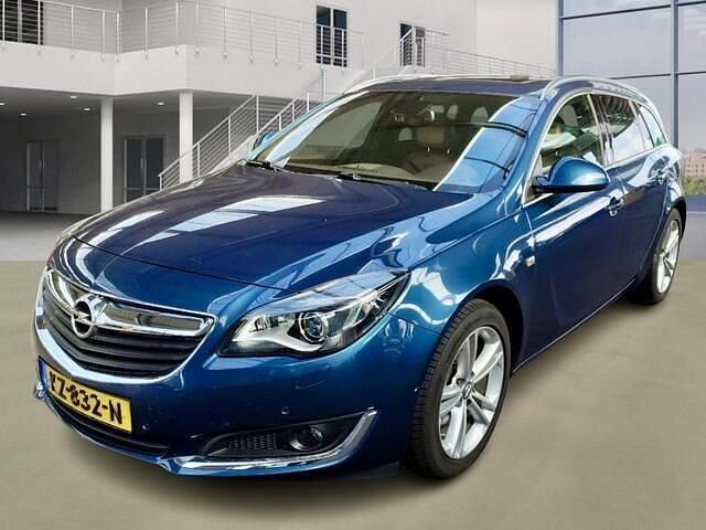 Blauw Gebruikt 2017 Opel Insignia Executive Stationwagen | € 10.985 (Eerlijke prijs) - Afbeelding 1/4