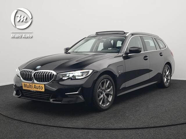 Zwart Gebruikt 2022 BMW 320 Luxury Line Stationwagen | € 29.690 (Goede deal) - Afbeelding 1/4