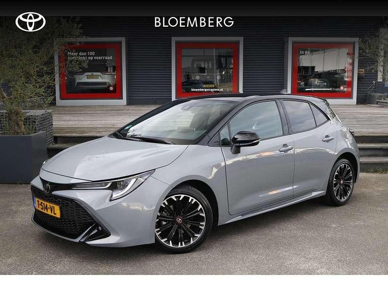 Grijs Occasion 2023 Toyota Corolla Sport Hatchback | € 29.900 (Eerlijke prijs) - Afbeelding 1/4