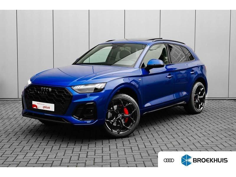 Blauw Occasion 2025 Audi Q5 Competition SUV | € 60.895 - Afbeelding 1/4
