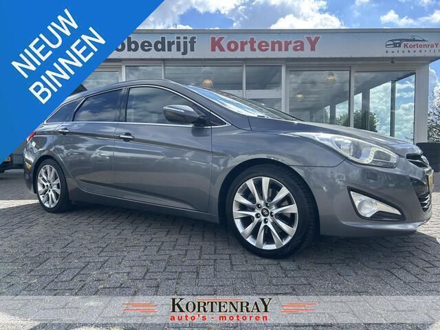 Grijs, metallic lak Gebruikt 2011 Hyundai i40 Stationwagen | € 8.499 (Eerlijke prijs) - Afbeelding 1/4