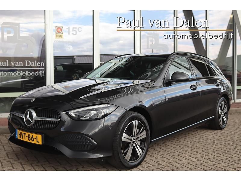 Grijs Gebruikt 2022 Mercedes C300 Luxury Stationwagen | € 35.900 (Goede deal) - Afbeelding 1/4