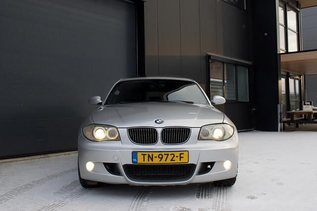 Occasion BMW 130 265 PK (194 kW) 2007 Grijs Hatchback