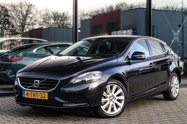 Occasion Volvo V40 Momentum 120 PK (88 kW) 2014 Zwart Hatchback