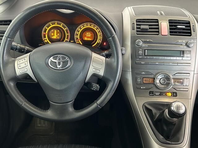 Occasion Toyota Auris Terra 124 PK (91 kW) 2008 Grijs Hatchback