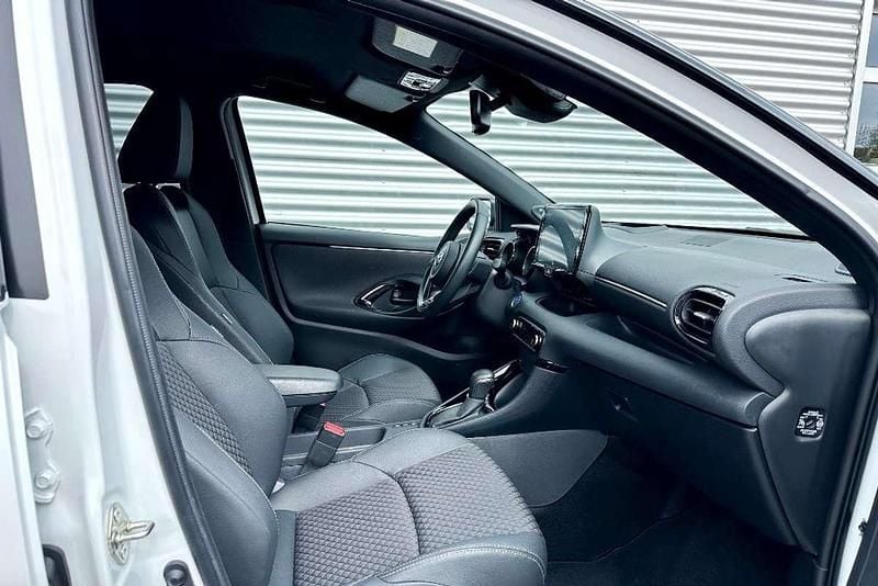 Occasion 2022 Toyota Yaris Hybrid Executive Hatchback – 6181AE AE ...