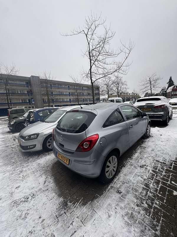 Occasion Opel Corsa Essentia 80 PK (58 kW) 2008 Grijs MPV