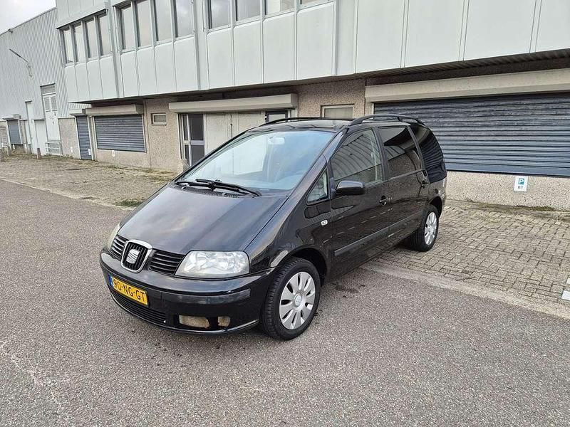 Zwart Occasion 2003 Seat Alhambra Stella MPV | € 1.799 (Eerlijke prijs) - Afbeelding 1/4