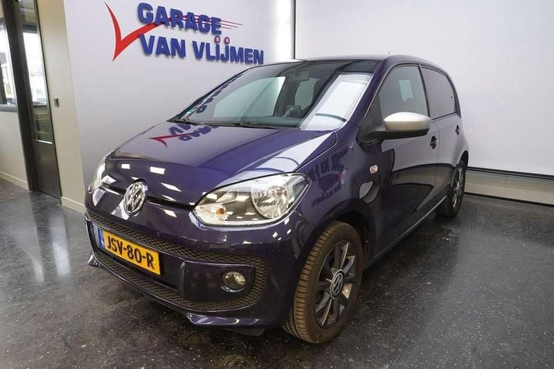 Blauw (metallic) Gebruikt 2016 VW up! CLUB Hatchback | € 5.800 (Goede deal) - Afbeelding 1/4