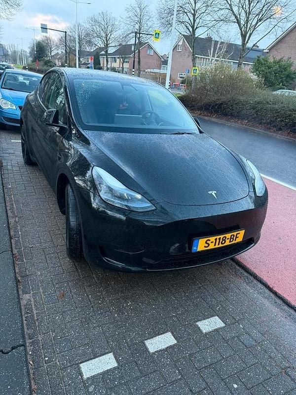 Occasion 2023 Tesla Model Y RWD SUV | € 33.950 (Eerlijke prijs) - Afbeelding 1/4