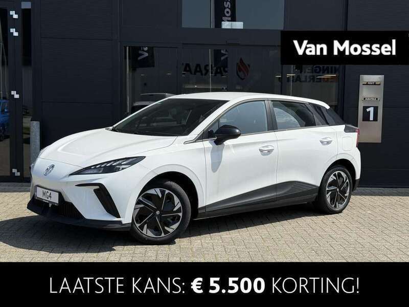 Wit Nieuw 2025 MG MG4 EV Hatchback | € 27.450 (Iets duurder) - Afbeelding 1/4