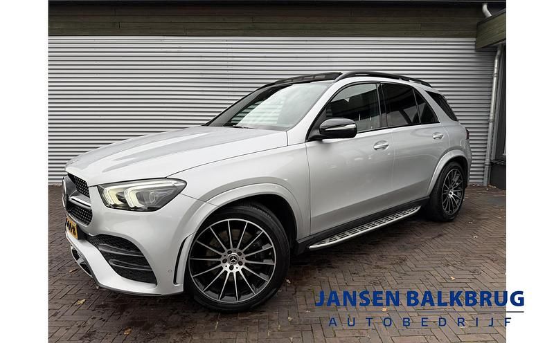 Grijs Occasion 2020 Mercedes GLE300 Van | € 54.985 (Goede deal) - Afbeelding 1/4