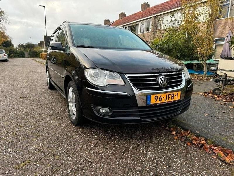 Gebruikt 2009 VW Touran Highline MPV | € 4.750 (Eerlijke prijs) - Afbeelding 1/4