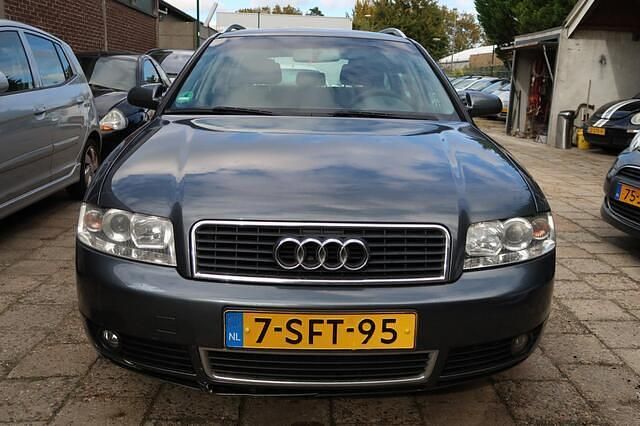 Occasion Audi A4 102 PK (75 kW) 2004 Grijs Stationwagen