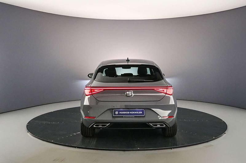 Nieuw Seat Leon Business 204 PK (150 kW) 2025 Grijs Hatchback