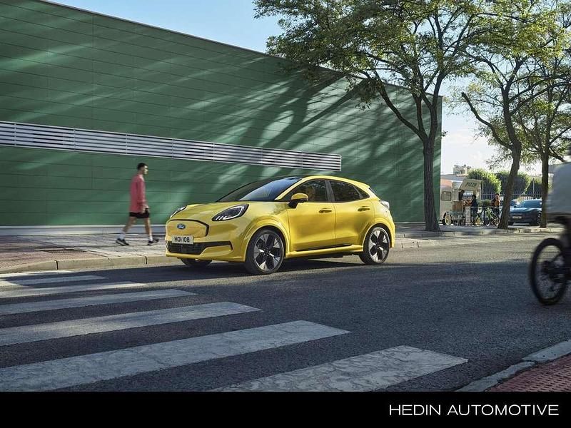 Geel, metallic lak Nieuw 2025 Ford Puma Gen-E SUV | € 29.995 (Super prijs) - Afbeelding 1/4