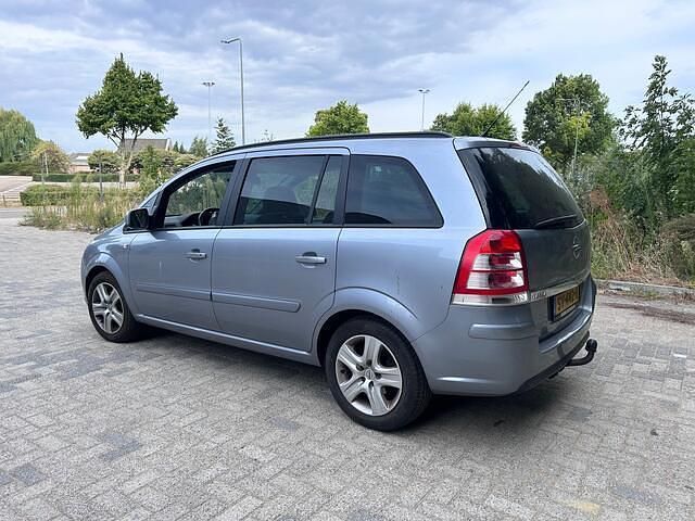 Occasion Opel Zafira Essentia 116 PK (85 kW) 2010 Grijs MPV