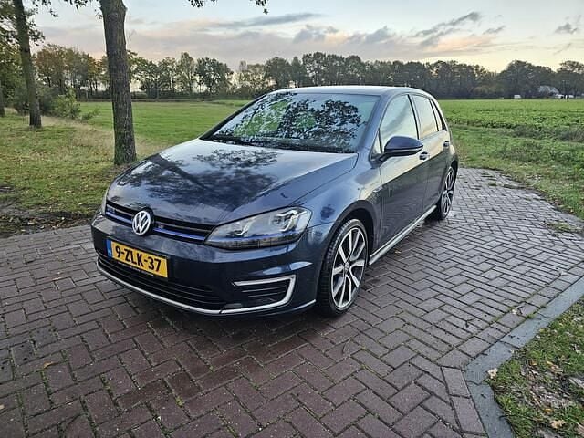 Blauw Occasion 2015 VW Golf VII GTE Hatchback | € 6.950 (Super prijs) - Afbeelding 1/4