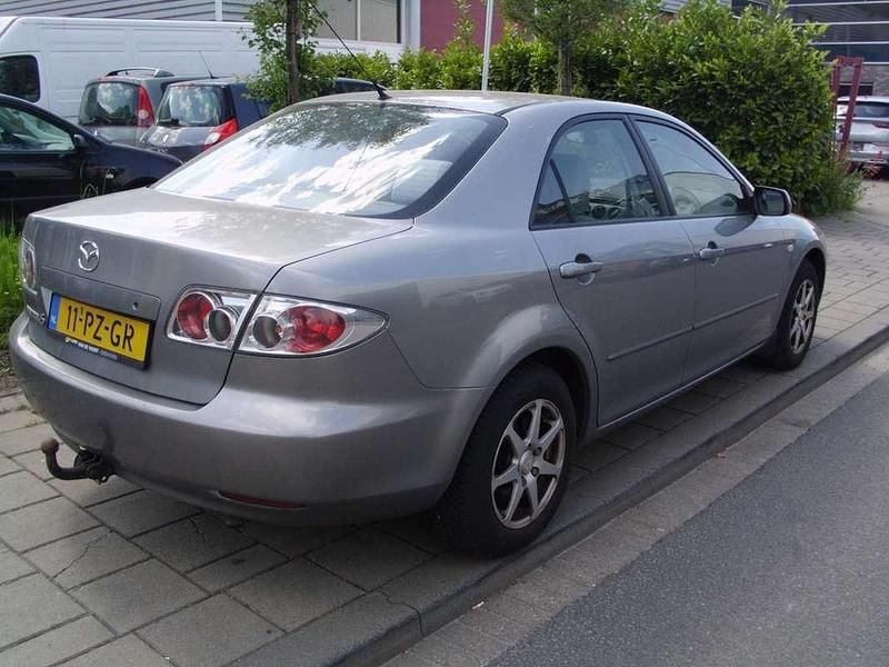 Grijs, metallic lak Gebruikt 2005 Mazda 6 Touring Sedan | € 999 - Afbeelding 1/4