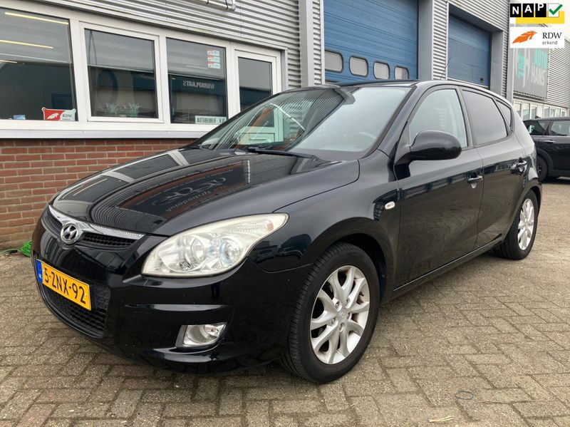 Hatchback Gebruikt 2007 Hyundai i30 Active Hatchback | € 2.995 (Eerlijke prijs) - Afbeelding 1/4